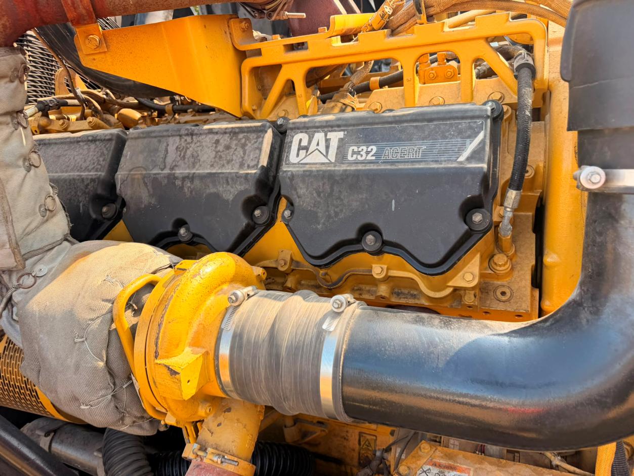 Engine covers and air intake - 2007 Caterpillar C32 used generator