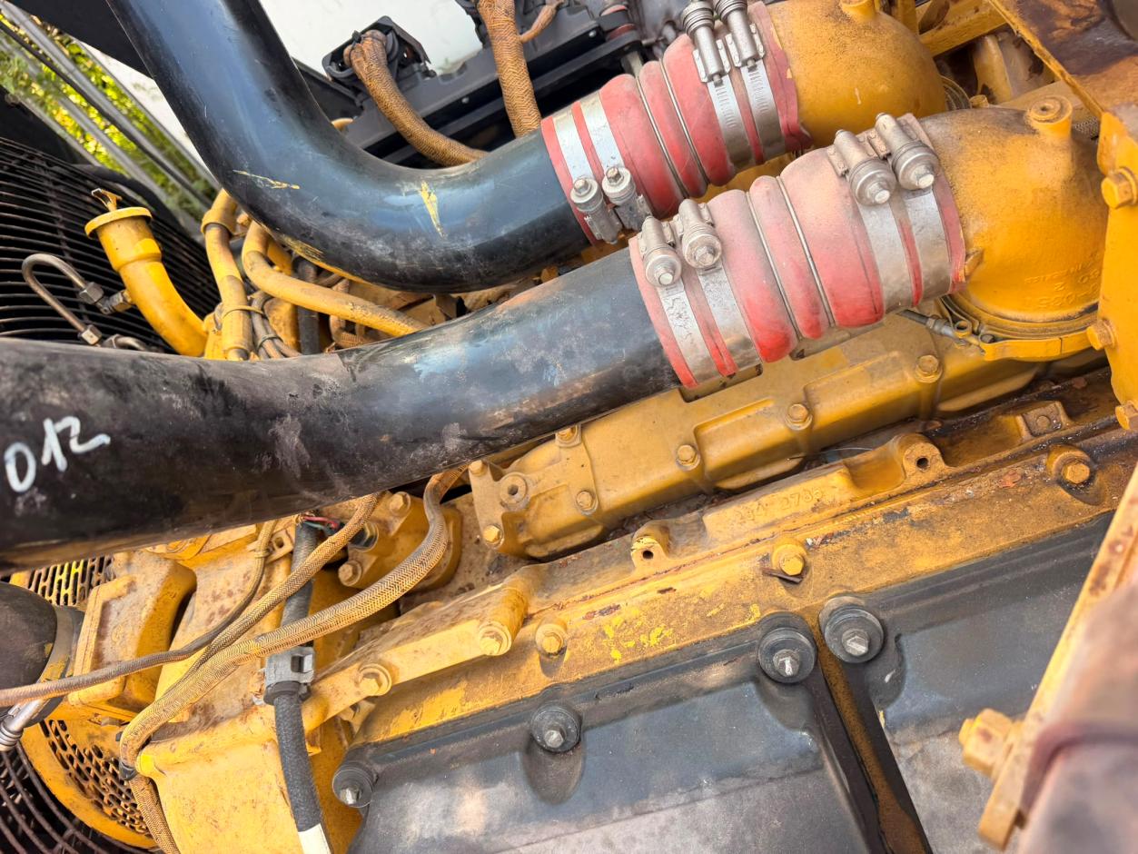 Engine detail - 2007 Caterpillar C32 used generator