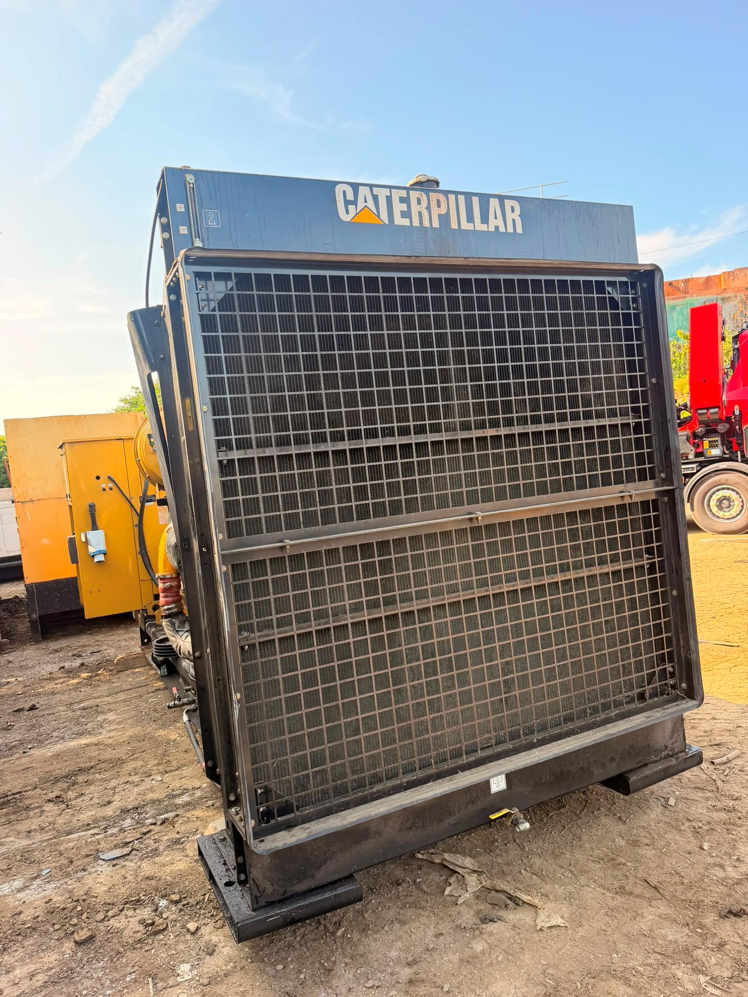 Radiator front view - 2007 Caterpillar C32 used generator
