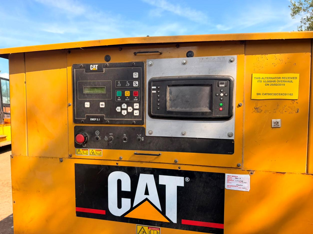 Mounted control panel - 2007 Caterpillar C32 used generator